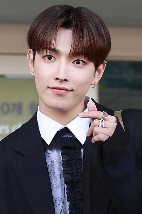 김홍중