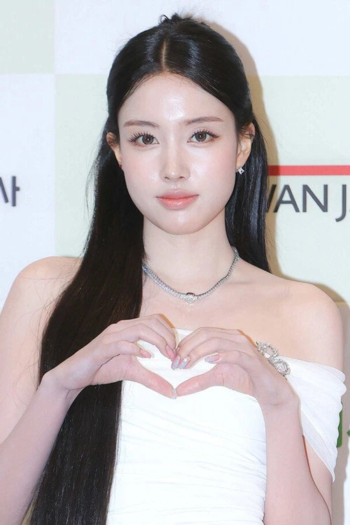 윤