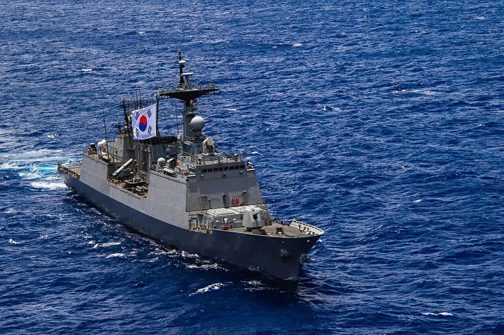 충무공이순신함